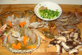 膏蟹鲜虾香菇粥的做法步骤：2
