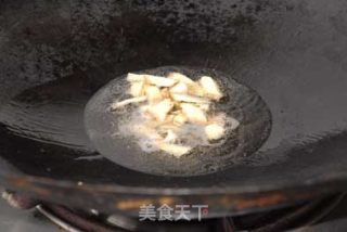 大口吃蟹------三眼蟹白菜汤的做法步骤：3