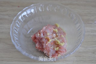 花朵虾肉饼的做法步骤：2