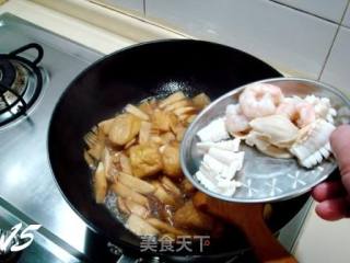 海鲜时蔬豆腐煲的做法步骤：15