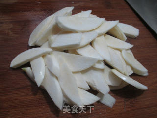 虾肉青椒炒茭白的做法步骤：3