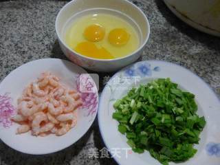 韭菜虾肉炒鸡蛋的做法步骤：1
