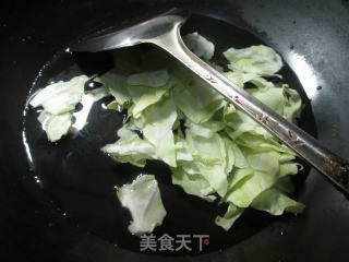 虾肉圆白菜泡饭的做法步骤：2