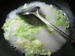 虾肉圆白菜泡饭的做法步骤：4