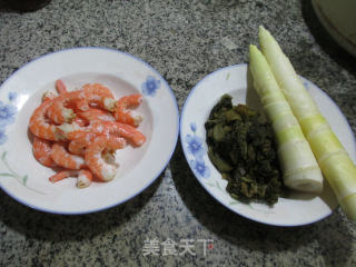 酸菜虾肉炒雷笋 的做法步骤：1