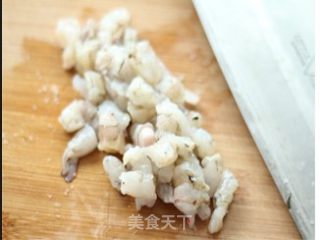 在家做五星级营养丰富的——海参三鲜粥的做法步骤：2