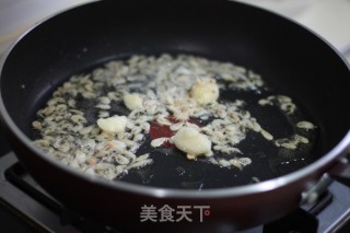 虾米炒丝瓜的做法步骤：2