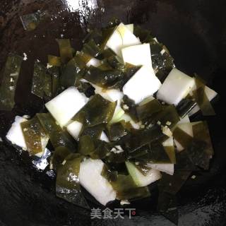 冬瓜虾皮海带汤的做法步骤：5