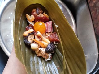 广式蛋黄香菇肉粽的做法步骤：16