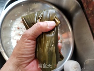 广式蛋黄香菇肉粽的做法步骤：23