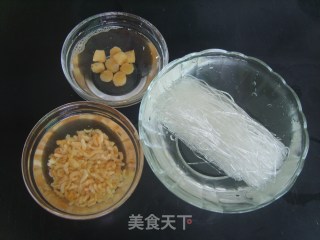 节瓜瑶柱虾米粉丝煲的做法步骤：2