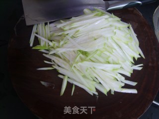 节瓜瑶柱虾米粉丝煲的做法步骤：3