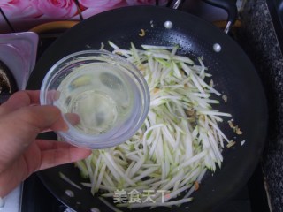 节瓜瑶柱虾米粉丝煲的做法步骤：9