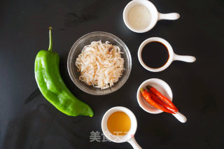 凉拌虾米青椒丁的做法步骤：1