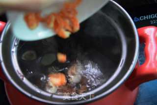 白萝卜香菇滚虾米的做法步骤：4