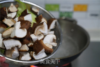 香菇炒大菜的做法步骤：4