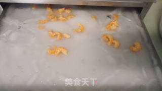 虾米韭黄蒸肠粉的做法步骤：6