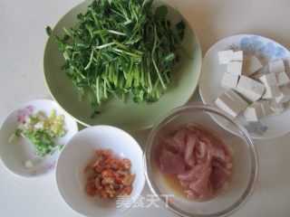 豆腐豆苗肉片汤的做法步骤：1