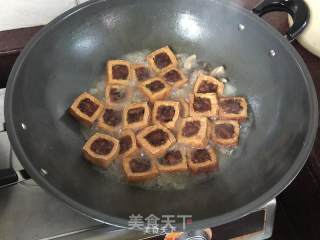 煎酿豆腐的做法步骤：17