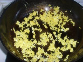 韭菜鸡蛋虾米蒸包的做法步骤：1