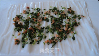 香煎韭菜虾米肠的做法步骤：4