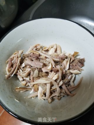 瑶柱虾米肉丝粥的做法步骤：2