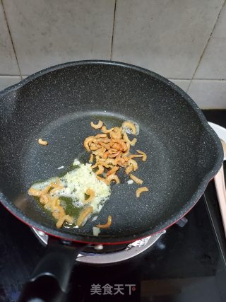 虾米炒西生菜的做法步骤：3