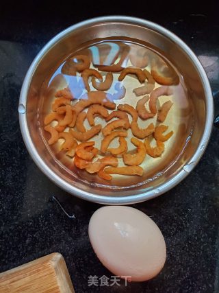 虾米蒸蛋的做法步骤：1
