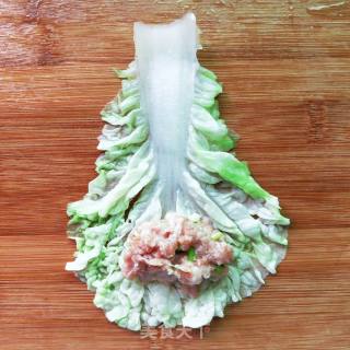 白菜肉卷的做法步骤：8
