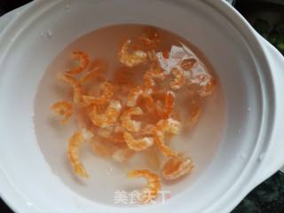 虾米蒸西兰花的做法步骤：1