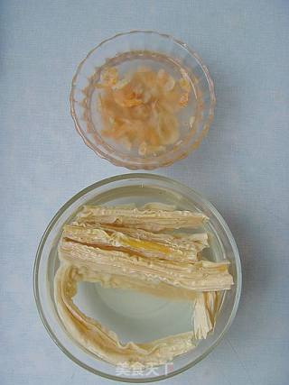 腐竹海米烧芥蓝的做法步骤：2