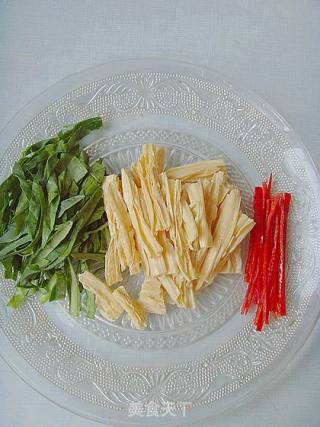 腐竹海米烧芥蓝的做法步骤：3