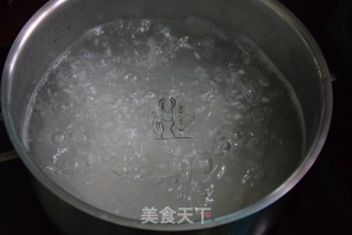 芹菜香菇虾米粥的做法步骤：3