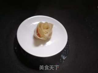 一朵玫瑰花饺的做法步骤：8