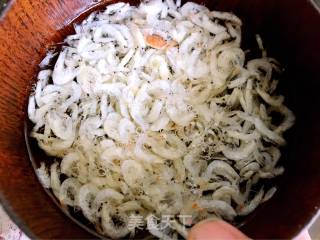 虾米炒白菜的做法步骤：2