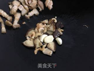 杏鲍菇焖海参的做法步骤：5
