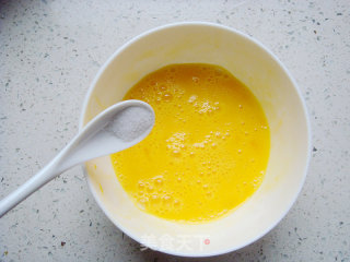 蒸鸡蛋羹（一种蒸蛋两种口味）的做法步骤：2