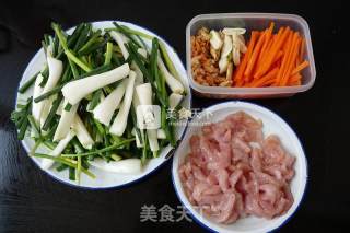 虾米肉丝炒荞菜的做法步骤：1