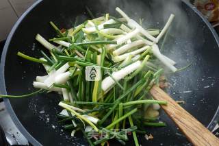 虾米肉丝炒荞菜的做法步骤：4
