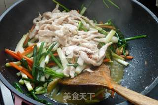 虾米肉丝炒荞菜的做法步骤：7