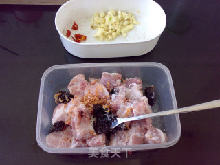 豆豉虾米蒸排骨的做法步骤：2