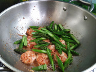 大虾烧芦笋的做法步骤：8