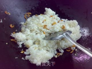 蟹子虾米蛋炒饭的做法步骤：7