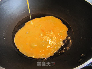 鸡蛋虾米生菜炒饭的做法步骤：1