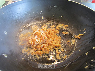 鸡蛋虾米生菜炒饭的做法步骤：4