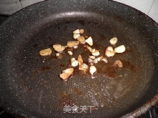 手撕蒜苗拌虾米的做法步骤：6