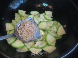 虾米炒西葫芦的做法步骤：4