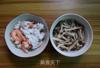 海鲜豆腐煲的做法步骤：3