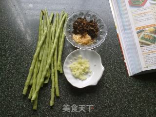虾米糟菜拌豇豆的做法步骤：1