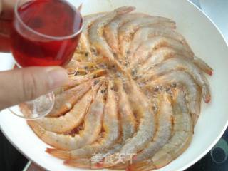 红酒虾的做法步骤：3